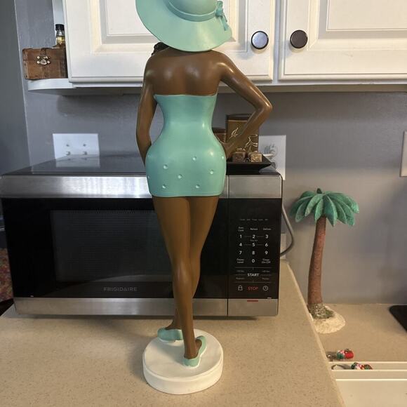 RETRO MIAMI BEACH BATHING BEAUTY AFRICAN AMERICAN FIGURINES 23" TALL - Picture 8 of 14